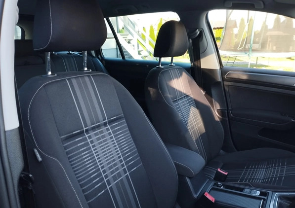 Volkswagen Golf cena 38900 przebieg: 198000, rok produkcji 2015 z Szczucin małe 596